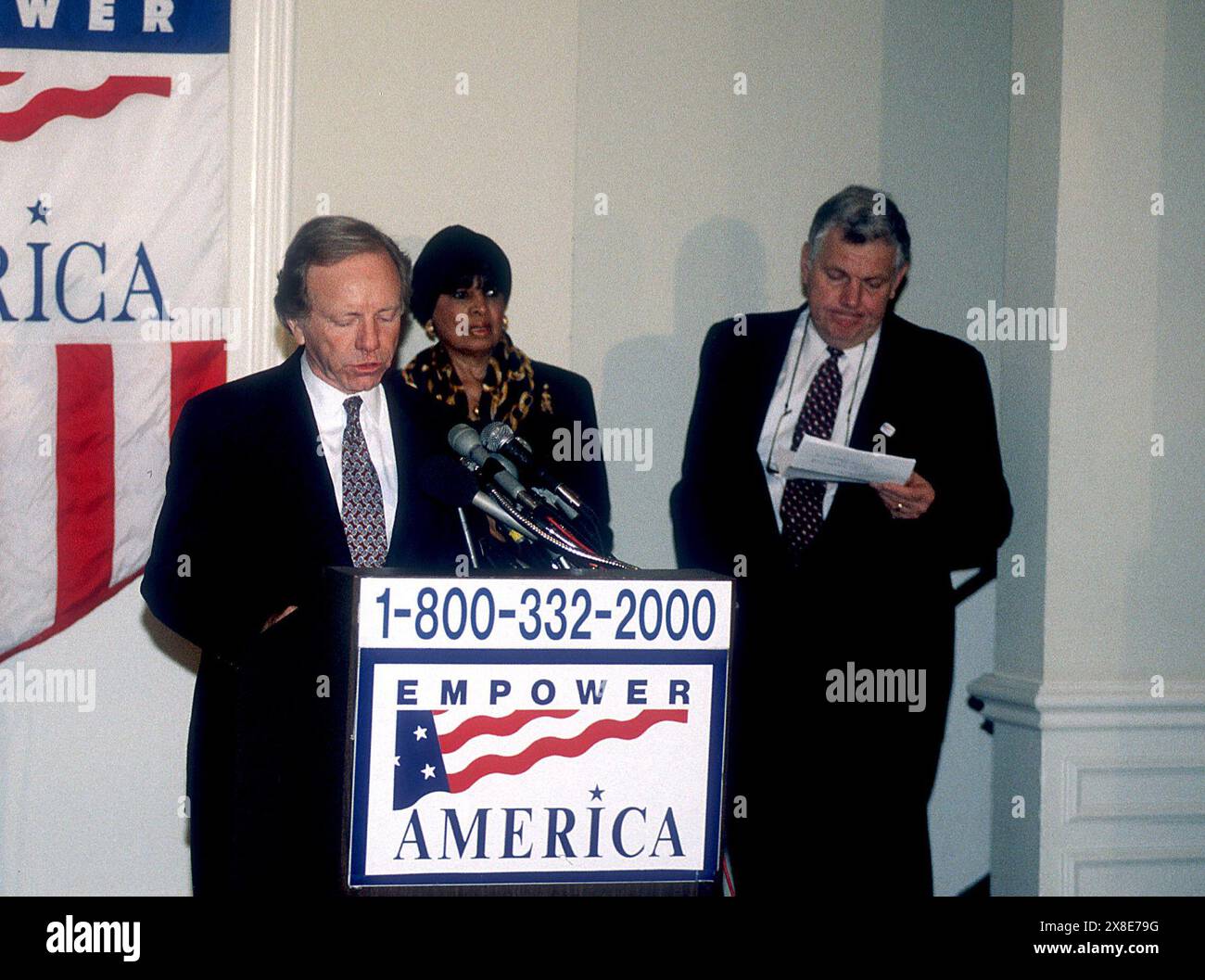 K7220JKEL: MCA RECORDS OFFENSIVE VIOLATIONS PRESS CONFERENCE.AT THE MAYFLOWER HOTEL, WASHINGTON, DC. 12/10/96.SENATOR JOSEPH LEIBERMAN, C. DELORES TUCKER AND WILLIAM BENNETT. JAMES M. KELLY/ 1996(Credit Image: © JAMES M. KELLYZUMA Wire) EDITORIAL USAGE ONLY! Not for Commercial USAGE! Stock Photo