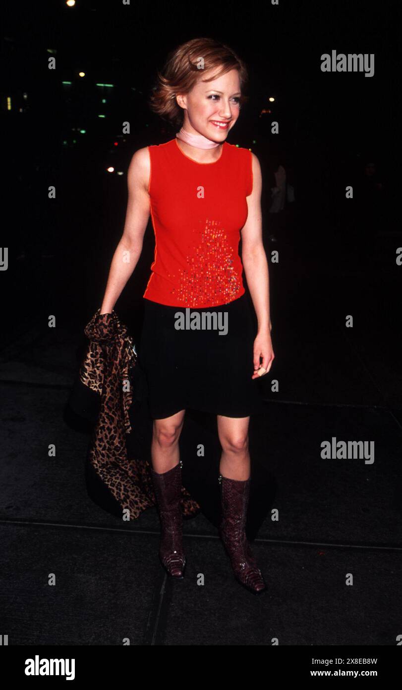 K18193WW: ''TRUE WEST'' PREMIERE A PLAY.BY SAM SHEPARD AT CIRCLE IN THE SQUARE THEATRE IN NYC. 03/09/2000.BRITTANY MURPHY. WALTER WEISSMAN/ 2000(Credit Image: © WALTER WEISSMAN/ZUMA Wire) EDITORIAL USAGE ONLY! Not for Commercial USAGE! Stock Photo