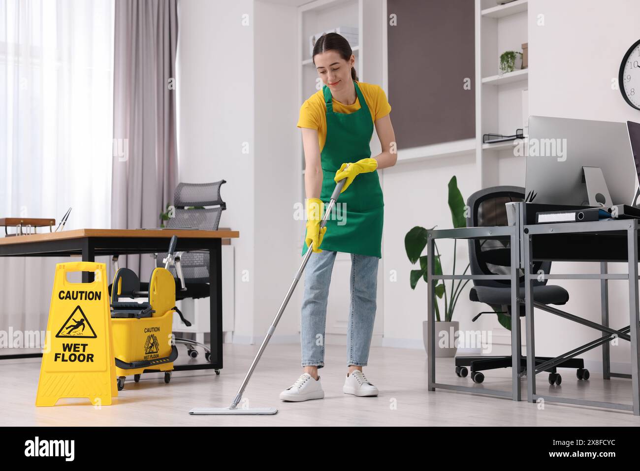 Cleaning service in office hi res stock photography and images Alamy