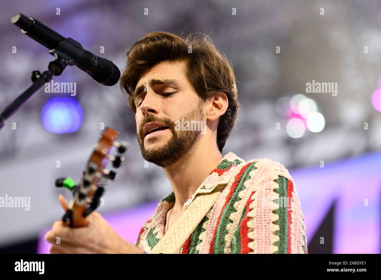 Alvaro Soler live bei einem Konzert auf dem Demokratiefest zu 75 Jahren