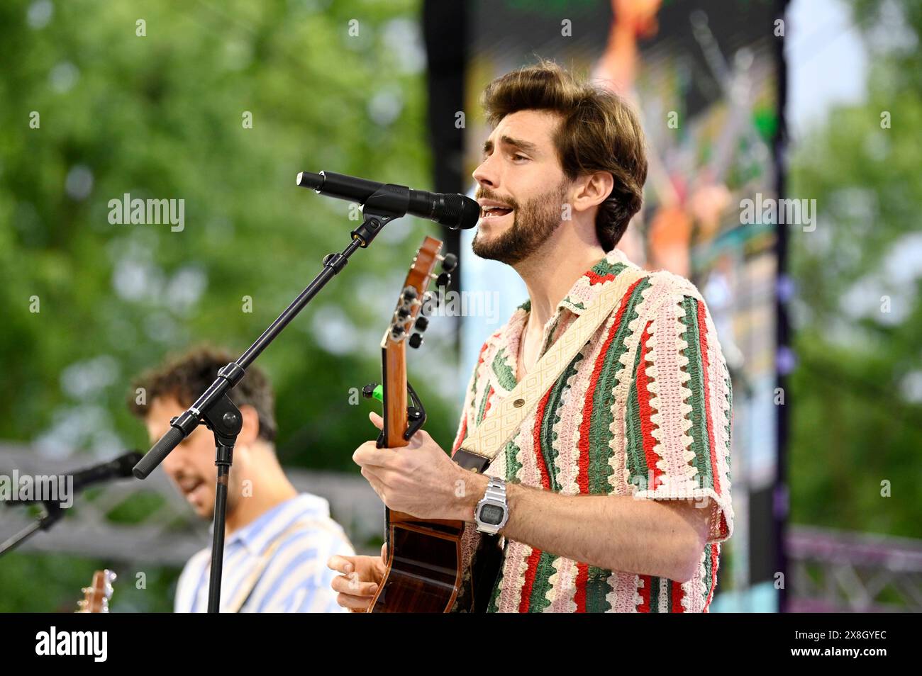 Alvaro Soler live bei einem Konzert auf dem Demokratiefest zu 75 Jahren Grundgesetz auf der 360