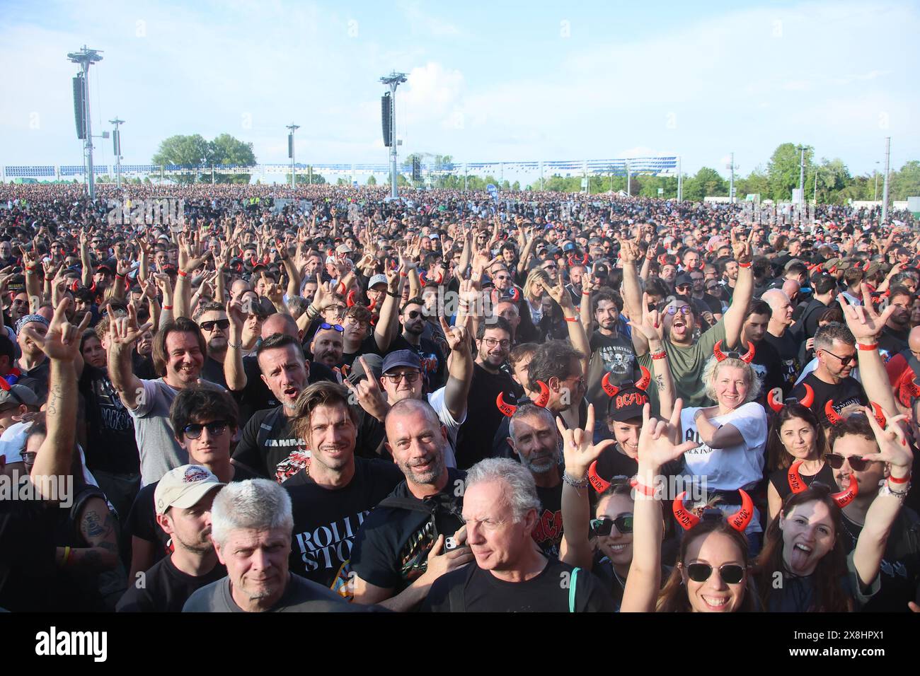 Ac dc group photo hi-res stock photography and images - Alamy