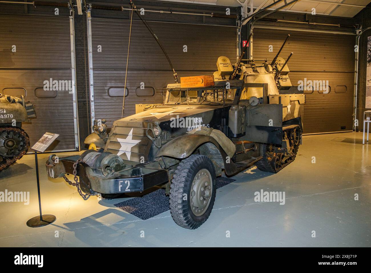 © Arnaud BEINAT/Maxppp. 2024/05/19, Bastogne, Belgique. Musée des blindes Bastogne Barracks : half-track americain M13 armé de quatre mitrailleuses de 12,7mm English : American half-track with four.50 machines gun. Credit: MAXPPP/Alamy Live News Stock Photo