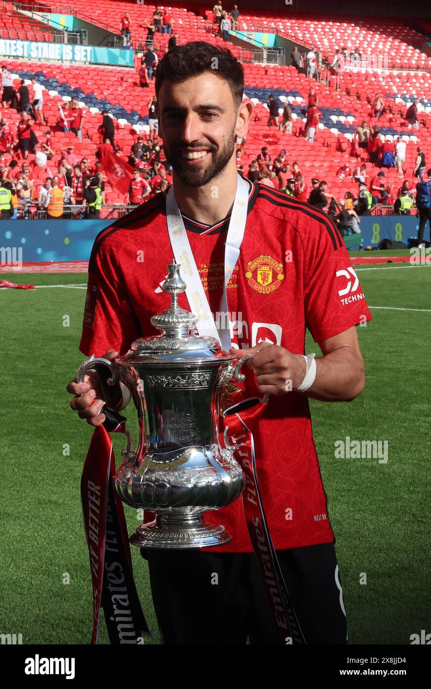 London England Manchester Uniteds Bruno Fernandes With The Fa Cup Trophy After The Emirates 3328