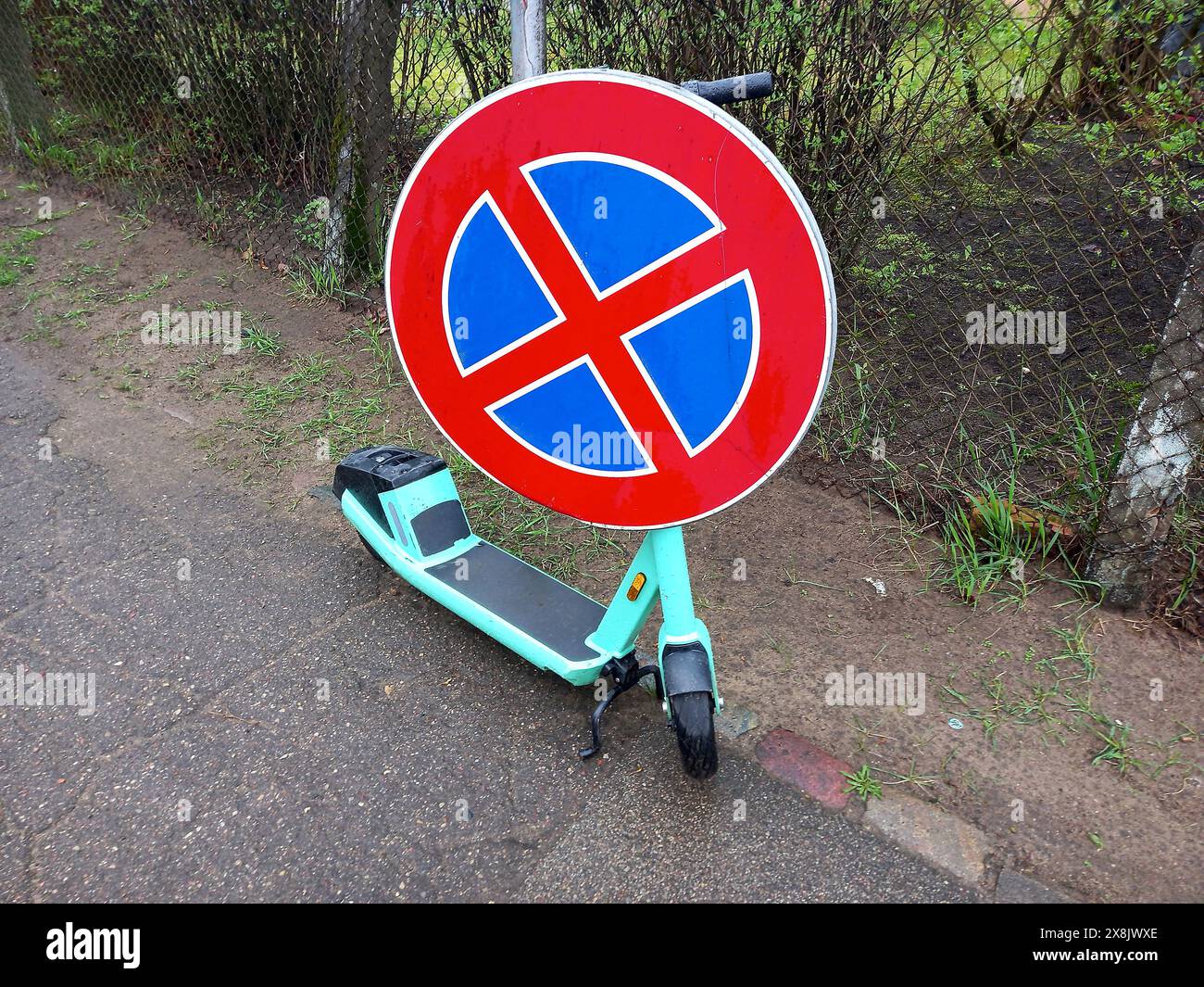 electric scooter QR code validating road sign no stopping violate rules ...