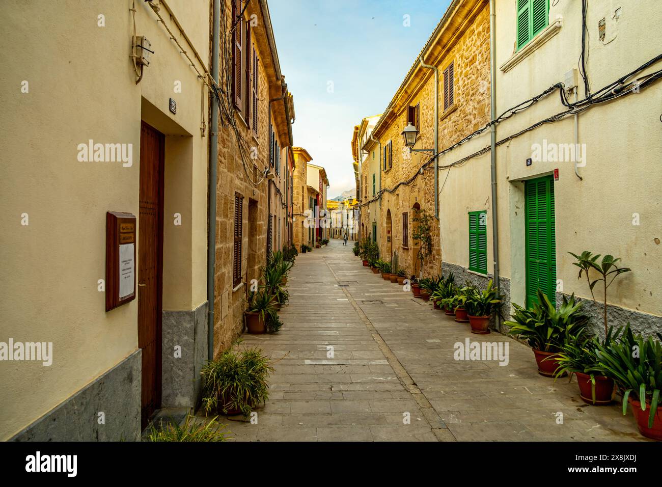 evening-tour-through-the-ancient-old-town-of-alc-dia-stock-photo-alamy