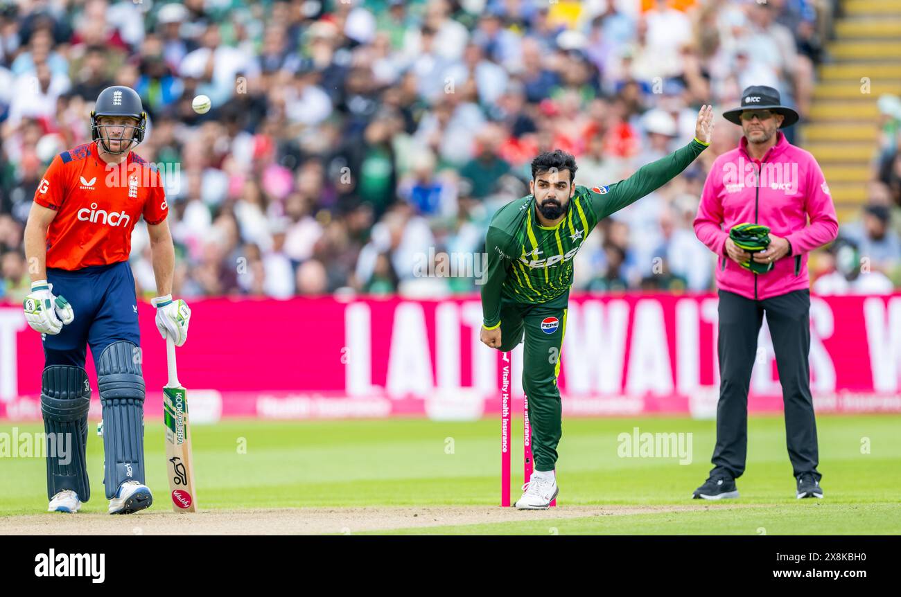 Shadab Khan Bowling For Pakistan In The Second Vitality T20 shadab-khan-bowling-for-pakistan-in-the-second-vitality-t20