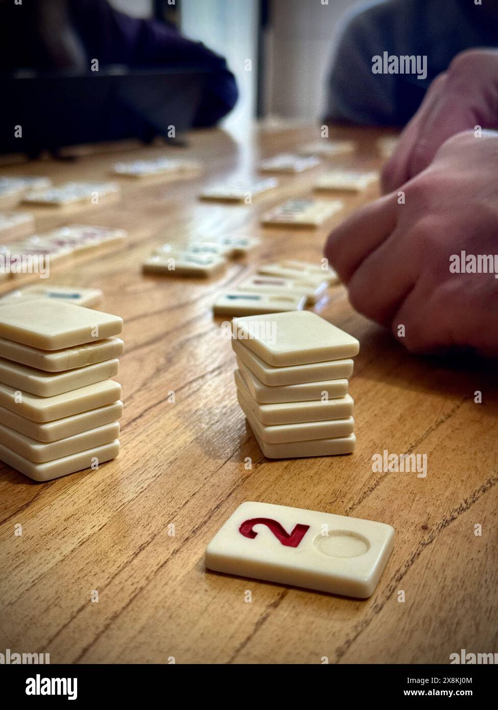 2 fichas hi-res stock photography and images - Alamy