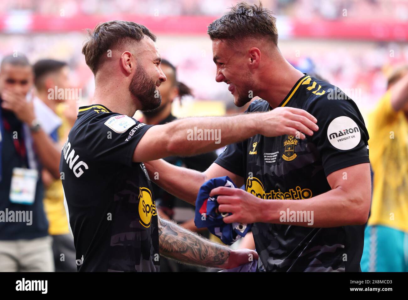 Taylor armstrong hi-res stock photography and images - Page 4 - Alamy, image size:1300x956