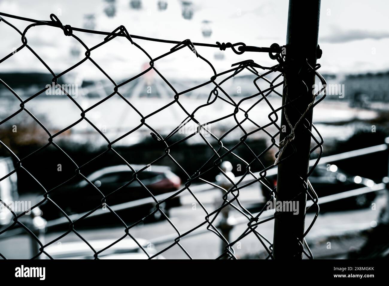 Chain link fence close up hi-res stock photography and images - Alamy