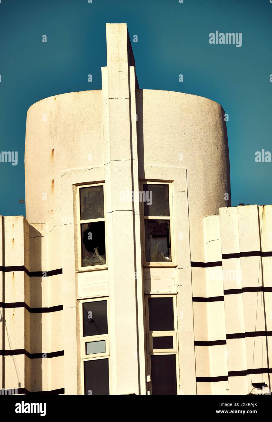 Showing structural damage hi-res stock photography and images - Alamy
