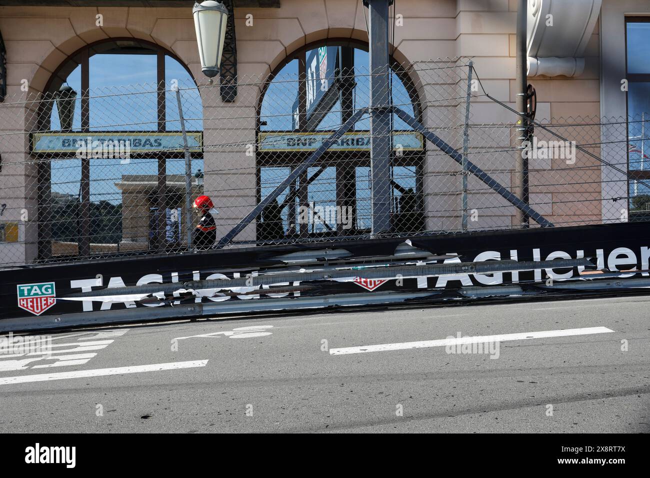 Monte Carlo, Principality of Monaco. May 26th 2024. Formula 1 Grand Prix de Monaco at the Circuit de Monaco in Monte Carlo. Pictured:  damaged barrier after accient on first lap  during the race © Piotr Zajac/Alamy Live News Stock Photo