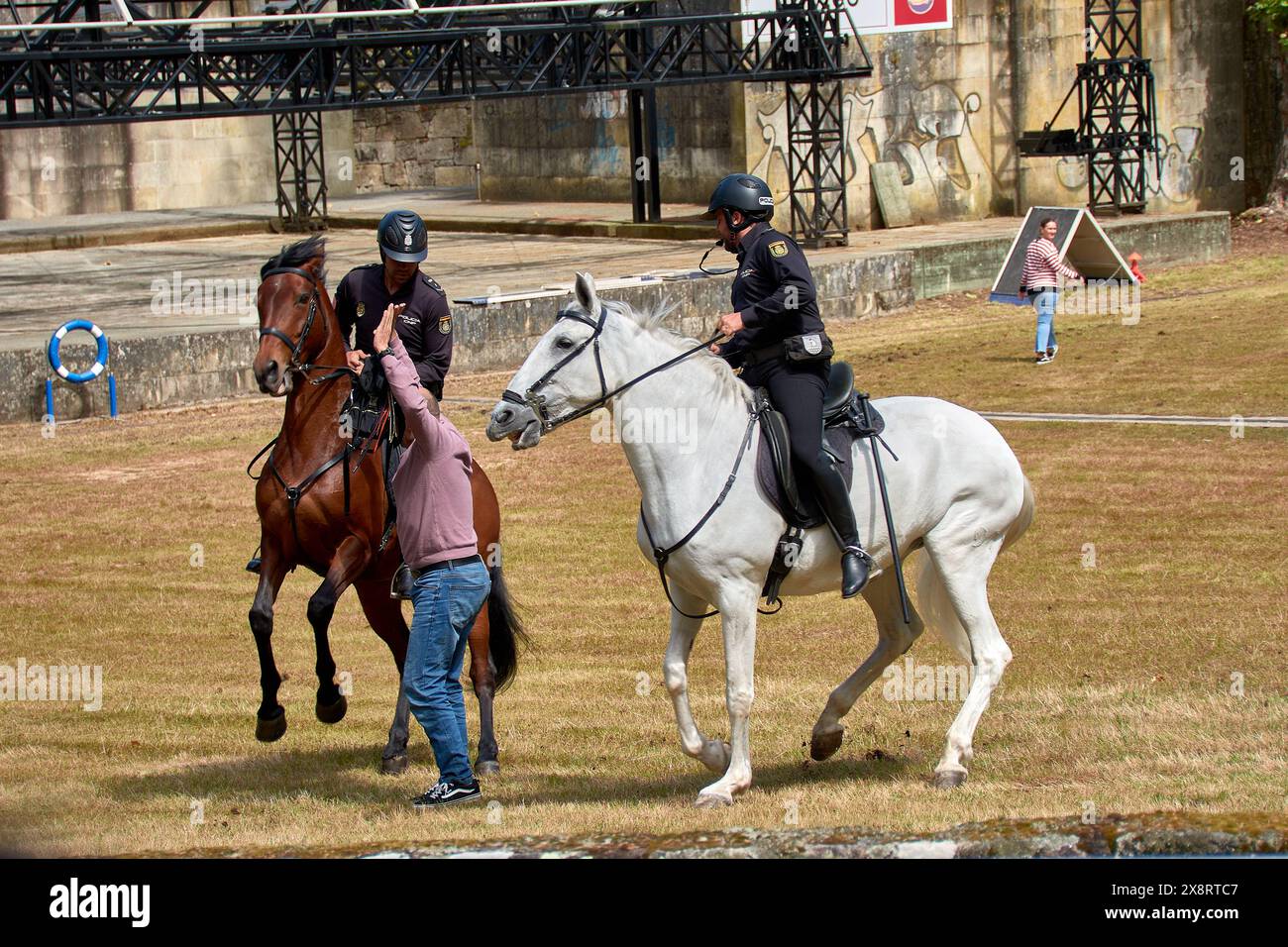 Police horse protest guarding hi-res stock photography and images - Alamy