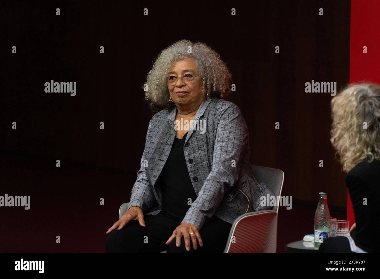 Barcelona, Spain. 27th May, 2024. Angela Davis gives a lecture at ...