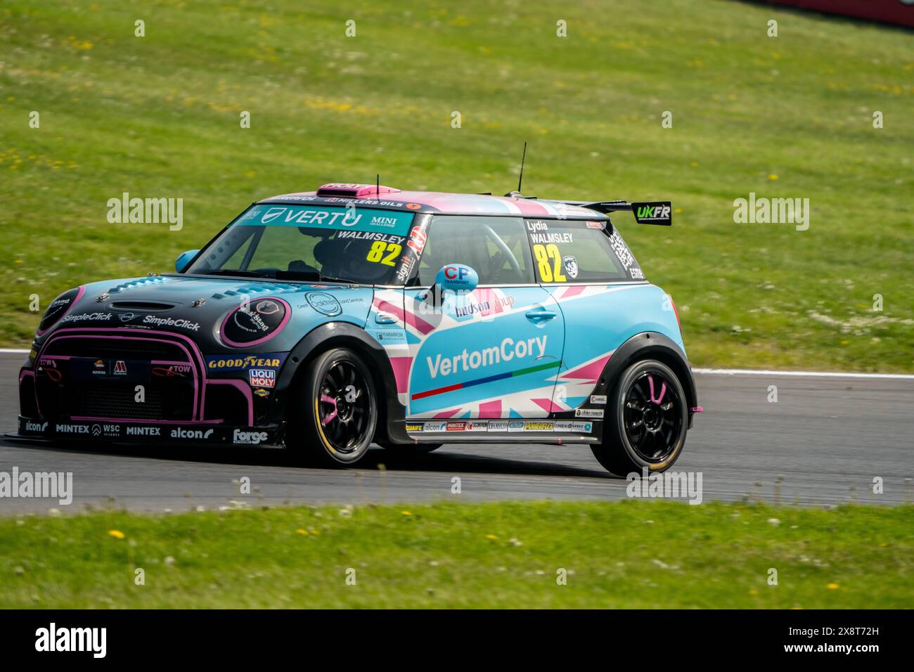 Lydia Mini Racing Sevenoaks, Kent - May 11th 2024: Vertu Motors Mini Challenge Brands ...
