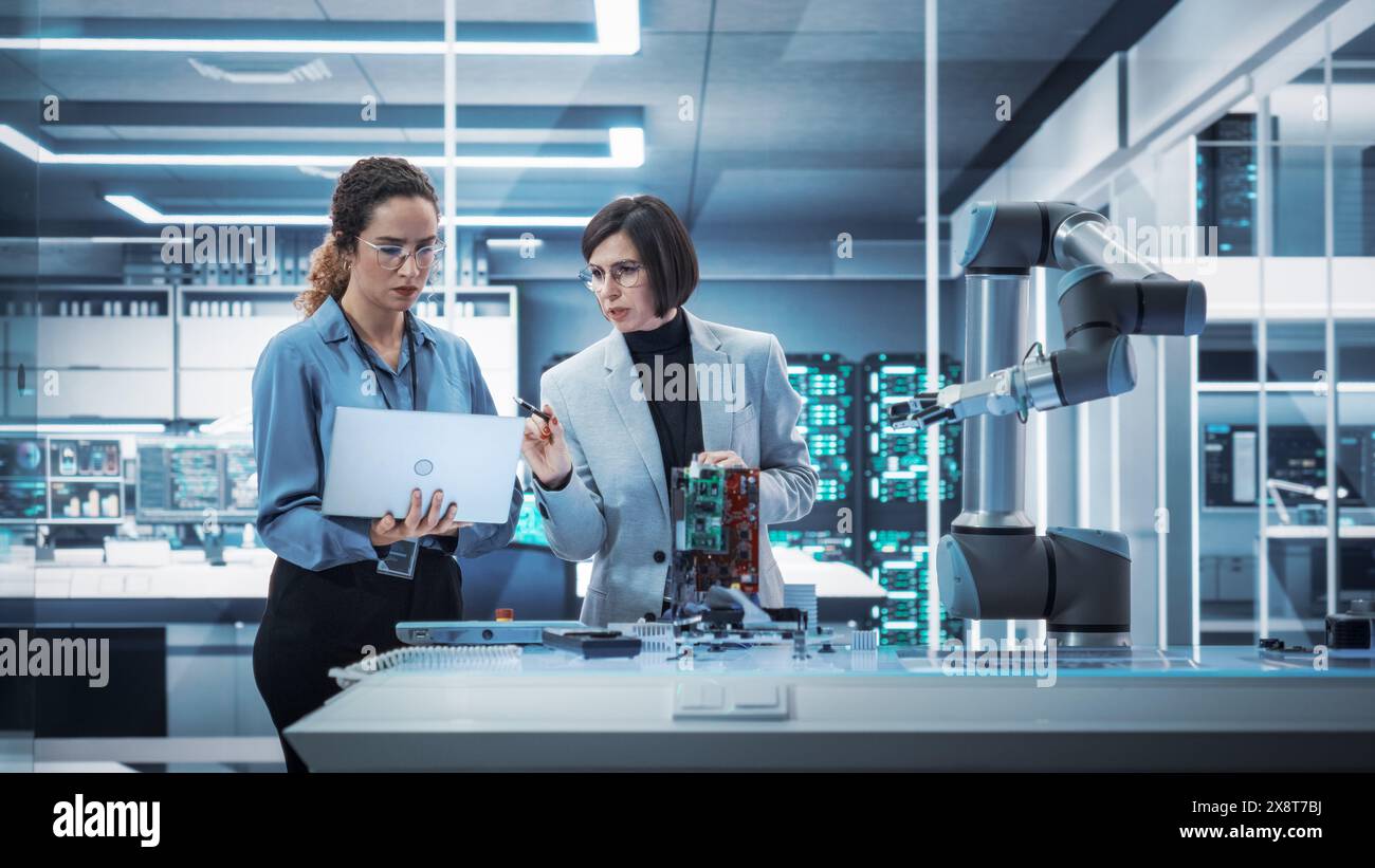 People Using High Technology High science tech lab group hi-res stock photography and images - Alamy