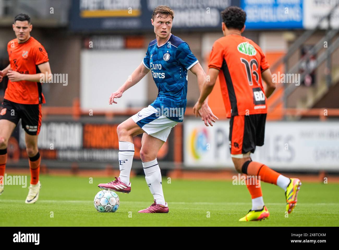 Volendam, Netherlands. 25th May, 2025. Volendam Milan Hokke of