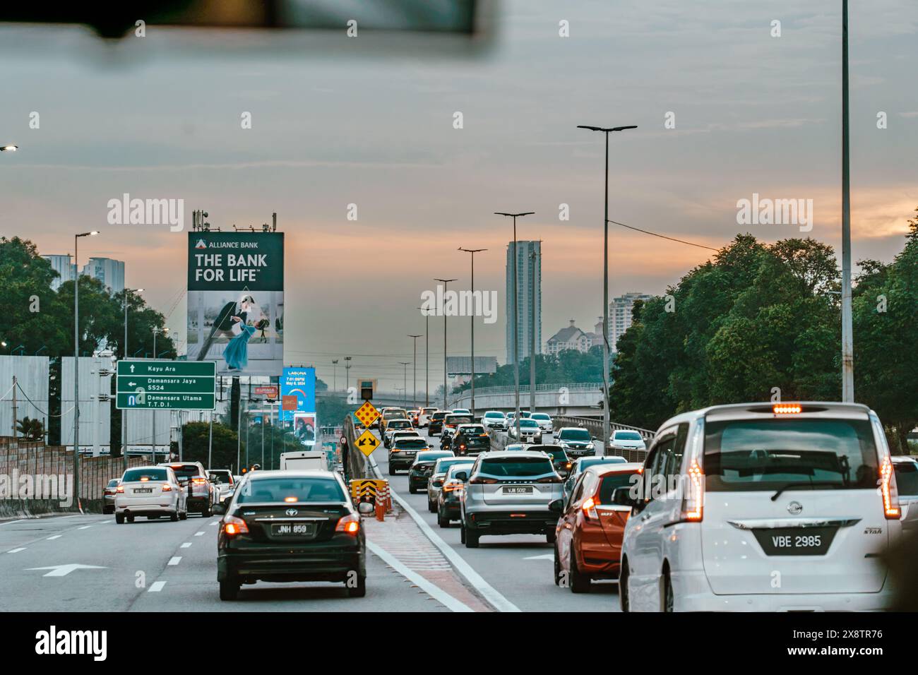 Kuala Lumpur, Malaysia - October 12 2024 : Traffic of Kuala Lumpur Highway in Damansara, Ipoh Stock Photo