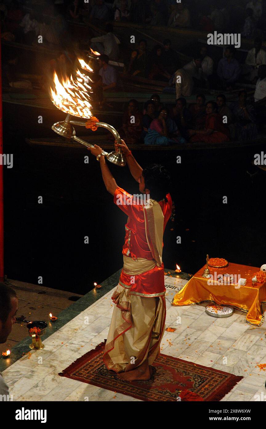 Ganga Arati - a ritualistic activity dedicated to the holi Ganga ...