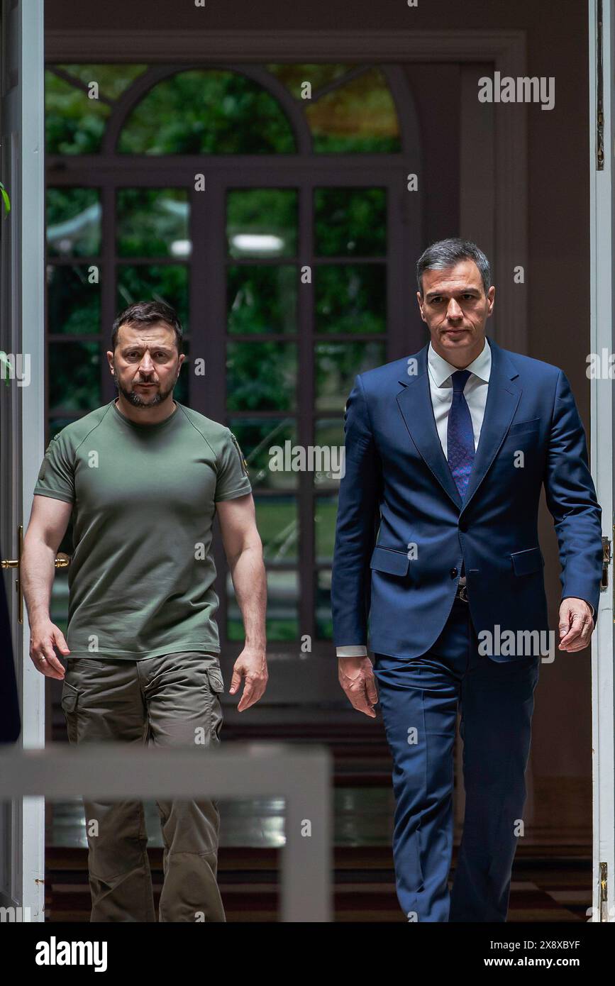 Madrid, Spain. 27th May, 2024. President of Ukraine Volodymyr Zelenskyy (L) and Spanish Prime Minister Pedro Sanchez (R) arrive to a press conference at Moncloa Palace in Madrid. Spain and Ukraine sign a bilateral security agreement: 'Defense, security, peace, and reconstruction are our priorities.' Credit: SOPA Images Limited/Alamy Live News Stock Photo