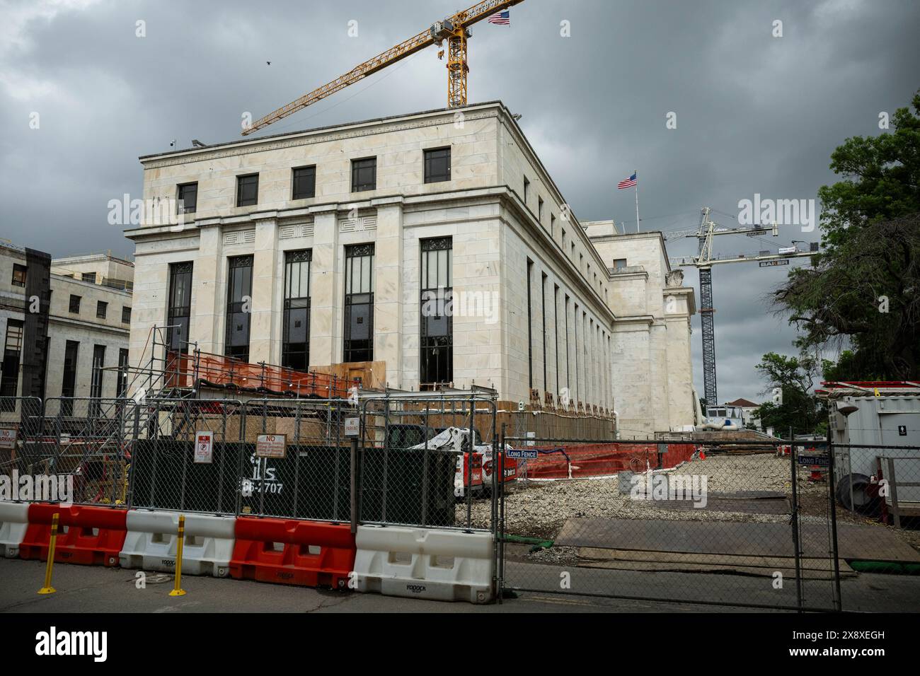 A general view of the U.S. Federal Reserve Marriner S. Eccles building ...