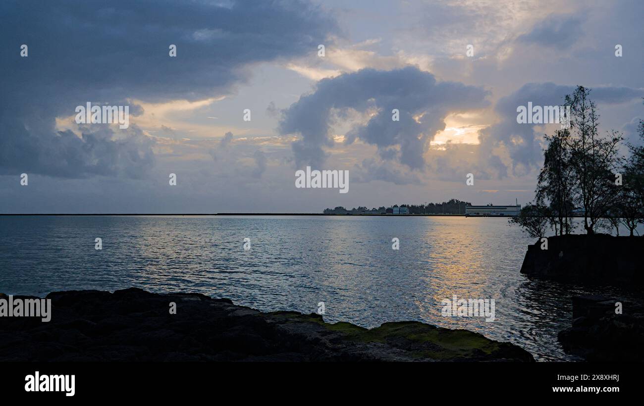 Hawaiian sunset hi-res stock photography and images - Alamy