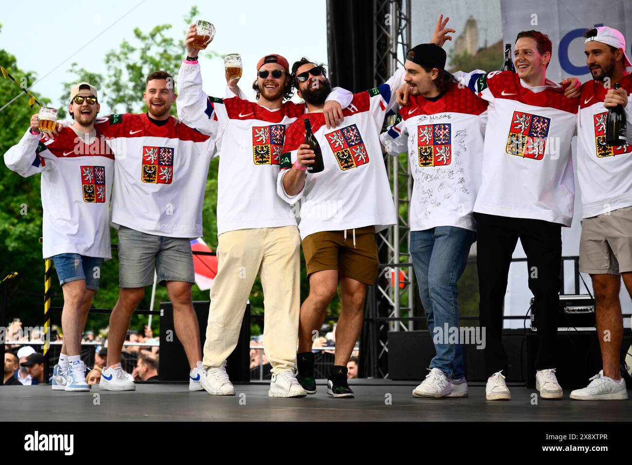 Czech ice hockey players, winning the 2024 IIHF World