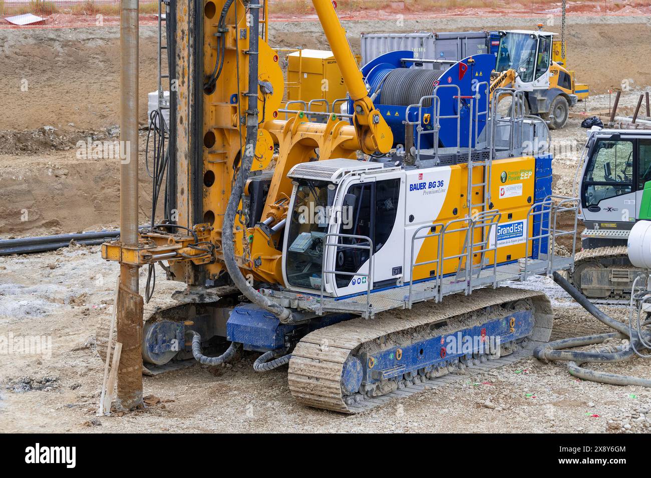 Bauer bg 36 drilling rig hi-res stock photography and images
