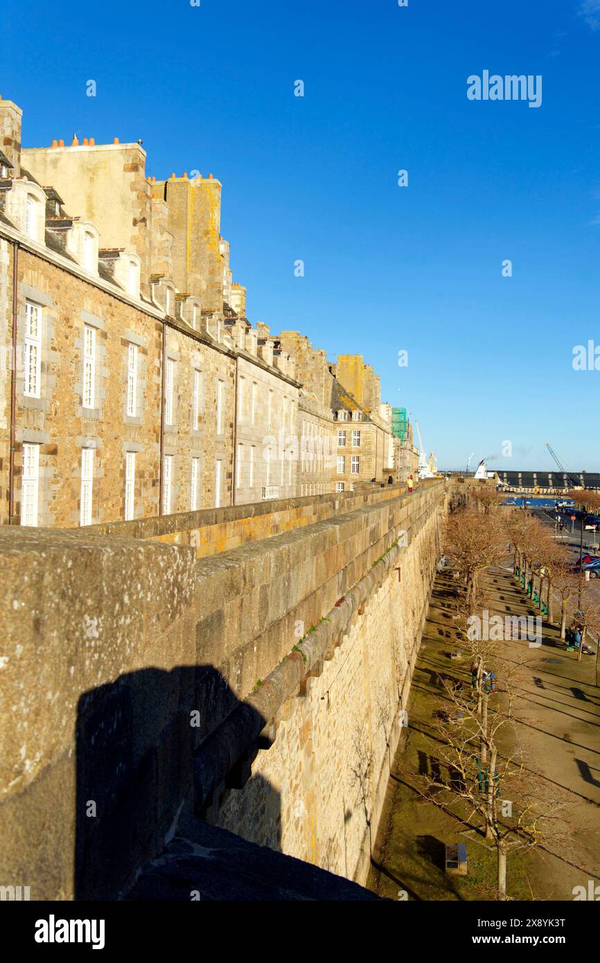 France, Ille et Vilaine, Cote d'Emeraude (Emerald Coast), Saint Malo, the ramparts of the walled city, ramparts walk Stock Photo