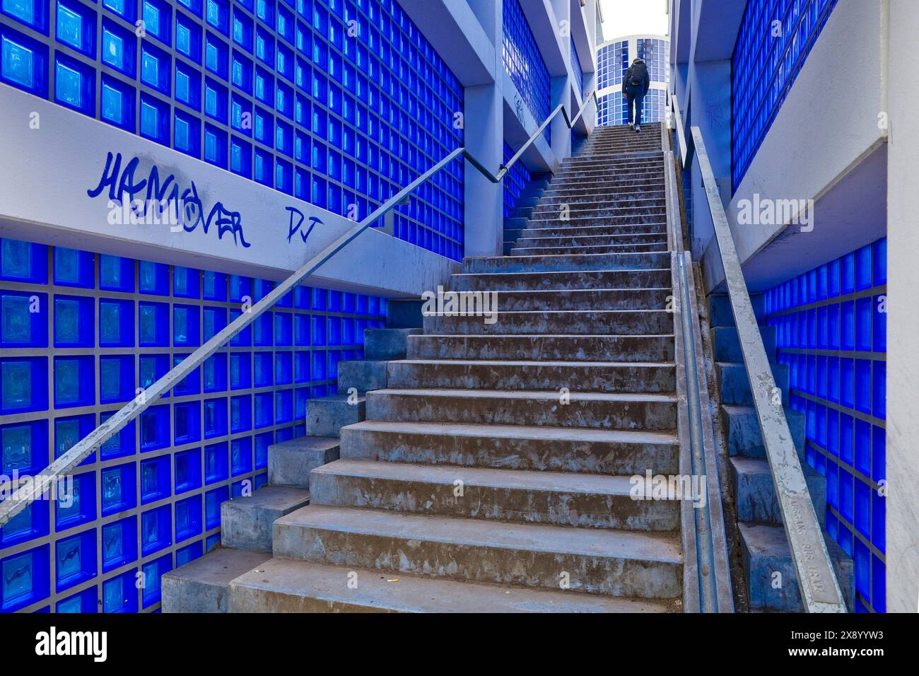 entrance to Hanover-Nordstadt railway station, blue glass blocks and exposed concrete, project for Expo 2000, Germany, Lower Saxony, Hanover Stock Photo