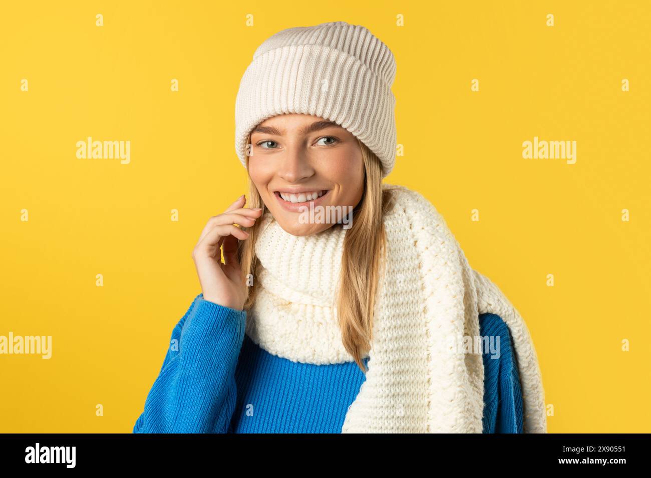 White woman wearing hat hi-res stock photography and images - Alamy