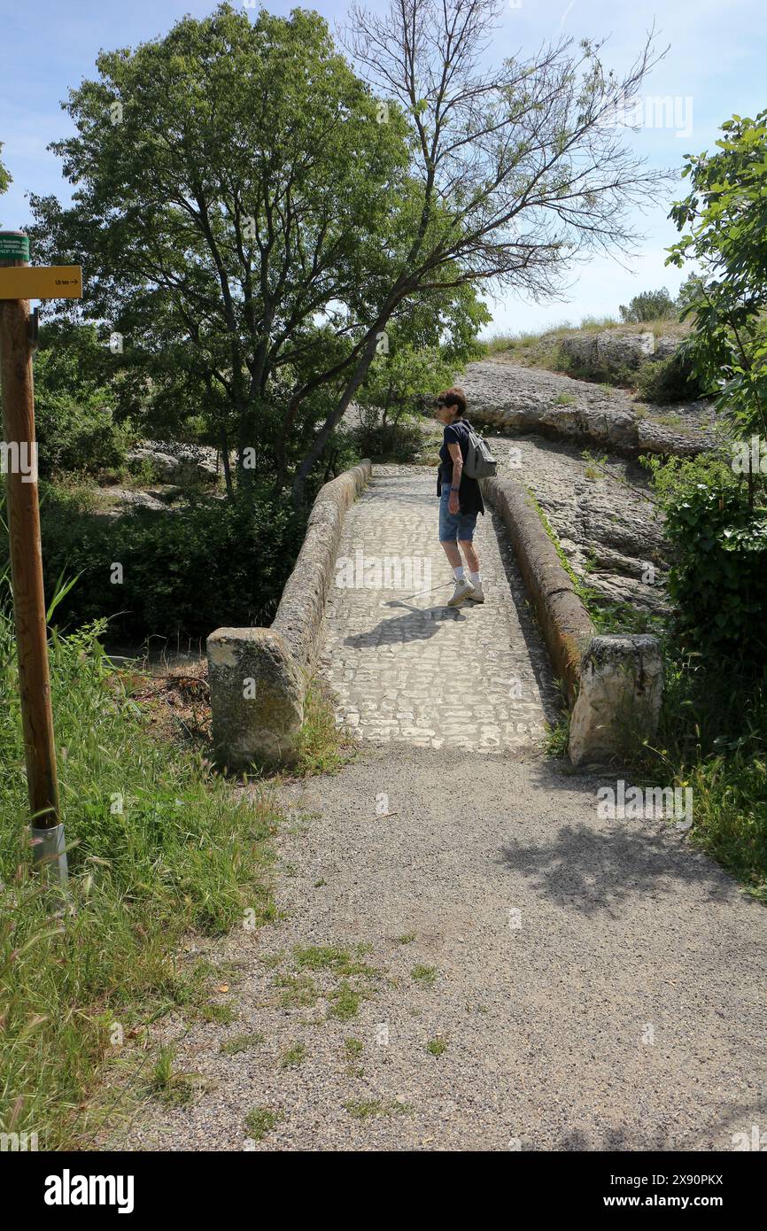 Sentier du Patrimoine Saint Chamas : Pont de la Roquette (18th century) Stock Photo