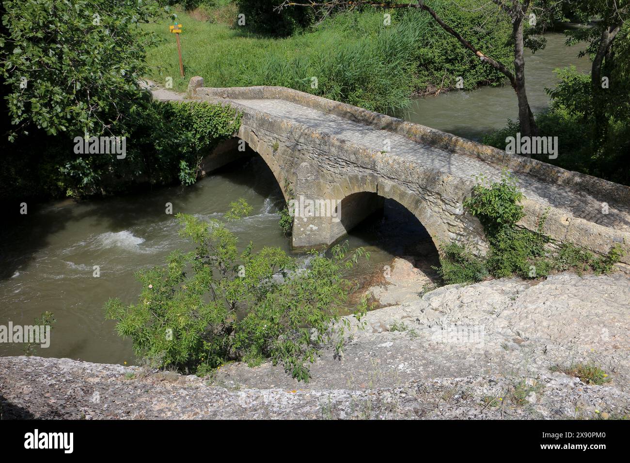 Sentier du Patrimoine Saint Chamas : Pont de la Roquette (18th century) Stock Photo