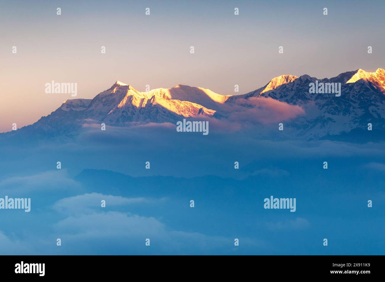 Sunrise fog over mountain hi-res stock photography and images - Alamy