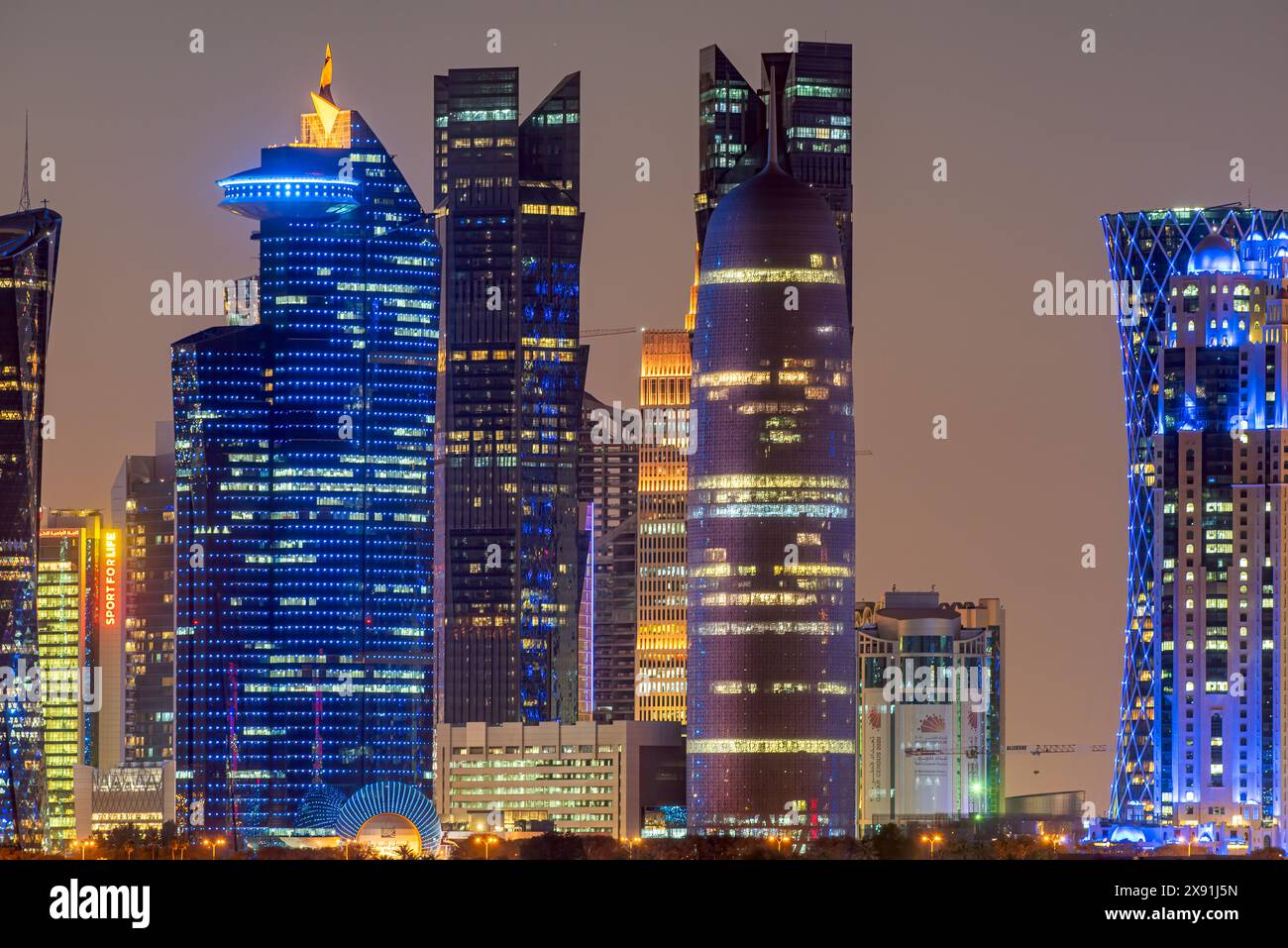 Burj qatar palm tower doha hi-res stock photography and images - Alamy