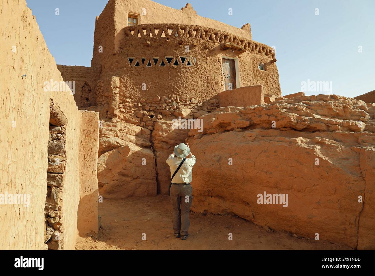 Historian at an Algerian ksar in Taghit Stock Photo
