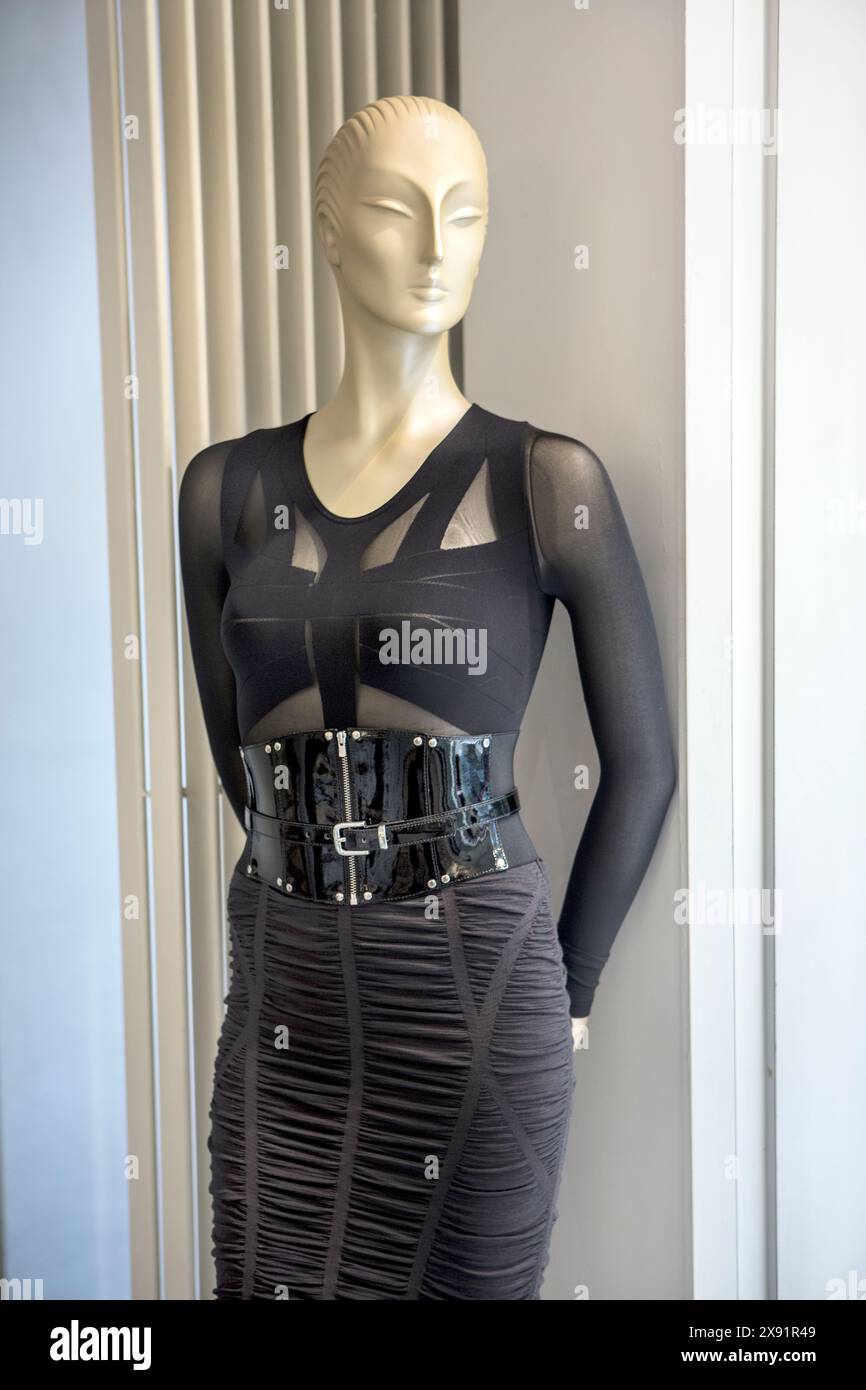 Female mannequin black hi-res stock photography and images - Alamy