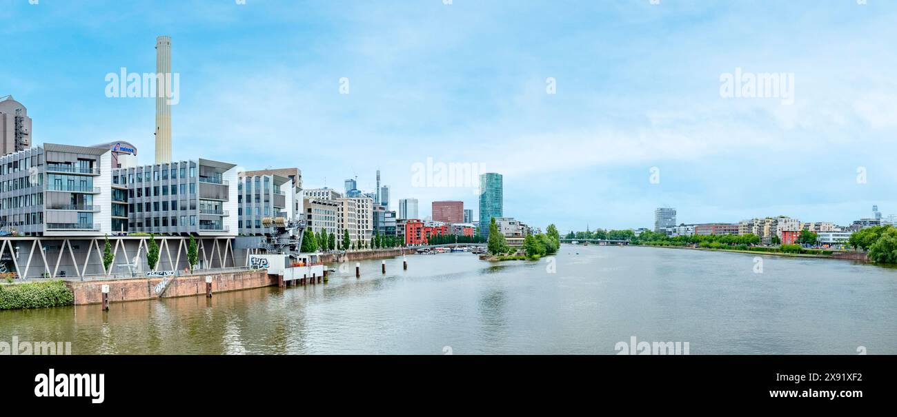  Frankfurt, Germany - May 27, 2024: scenic skyline of Frankfurt seen Motiv 