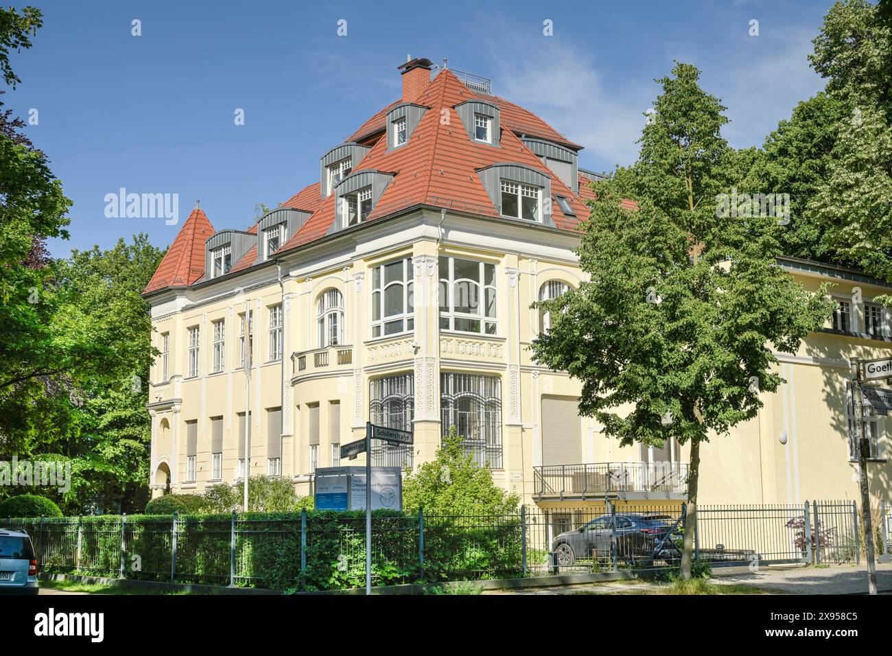 Villa, old building, Goethestraße, Schlachtensee, Zehlendorf, Steglitz-Zehlendorf district, Berlin, Germany, Villa, Altbau, Goethestraße, Schlachtense Stock Photo