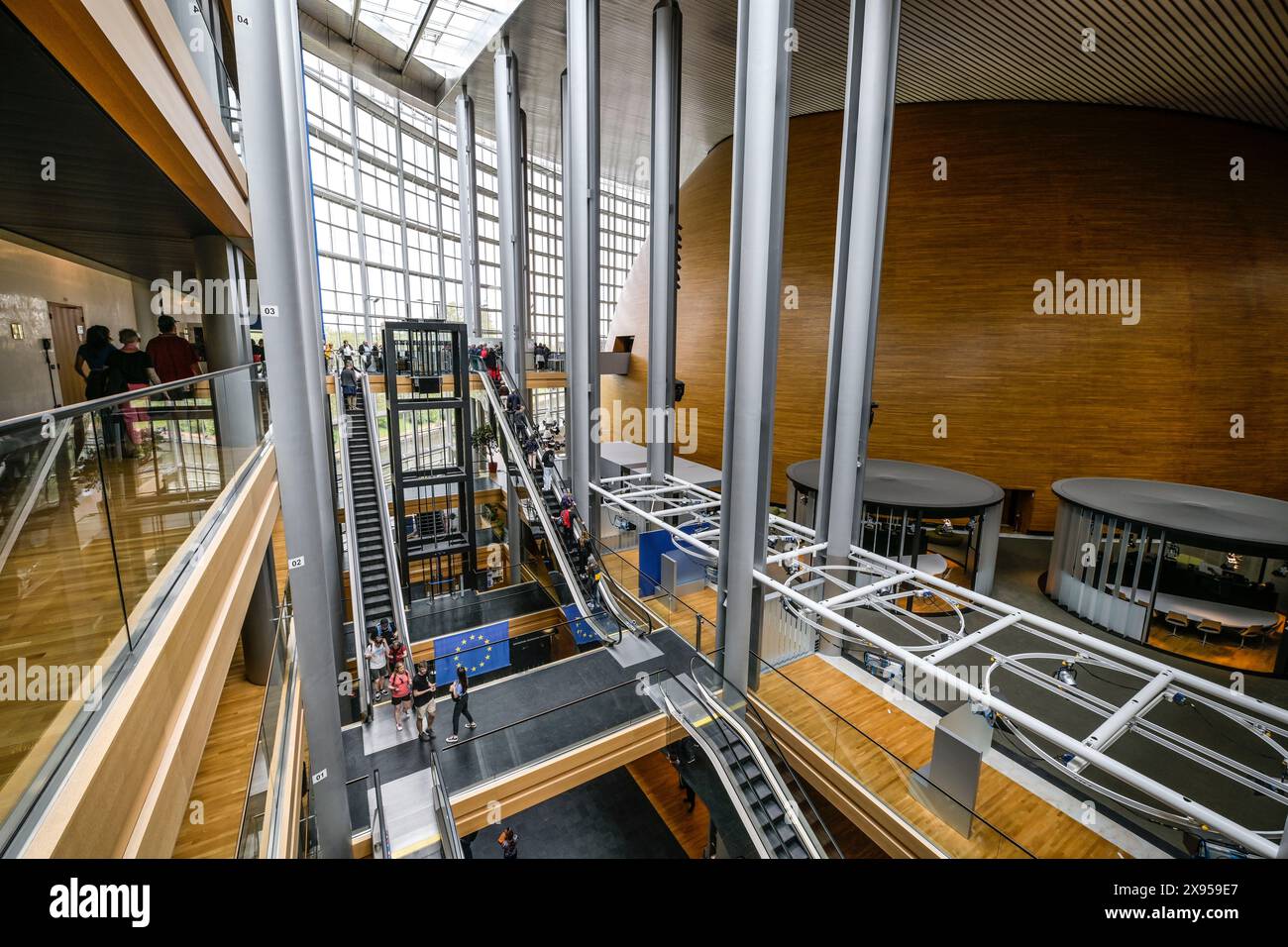 Staircase, interior view, European Parliament, 1 All. du Printemps, Strasbourg, Bas-Rhin, France, Treppenhaus, Innenansicht, Europäisches Parlament, 1 Stock Photo