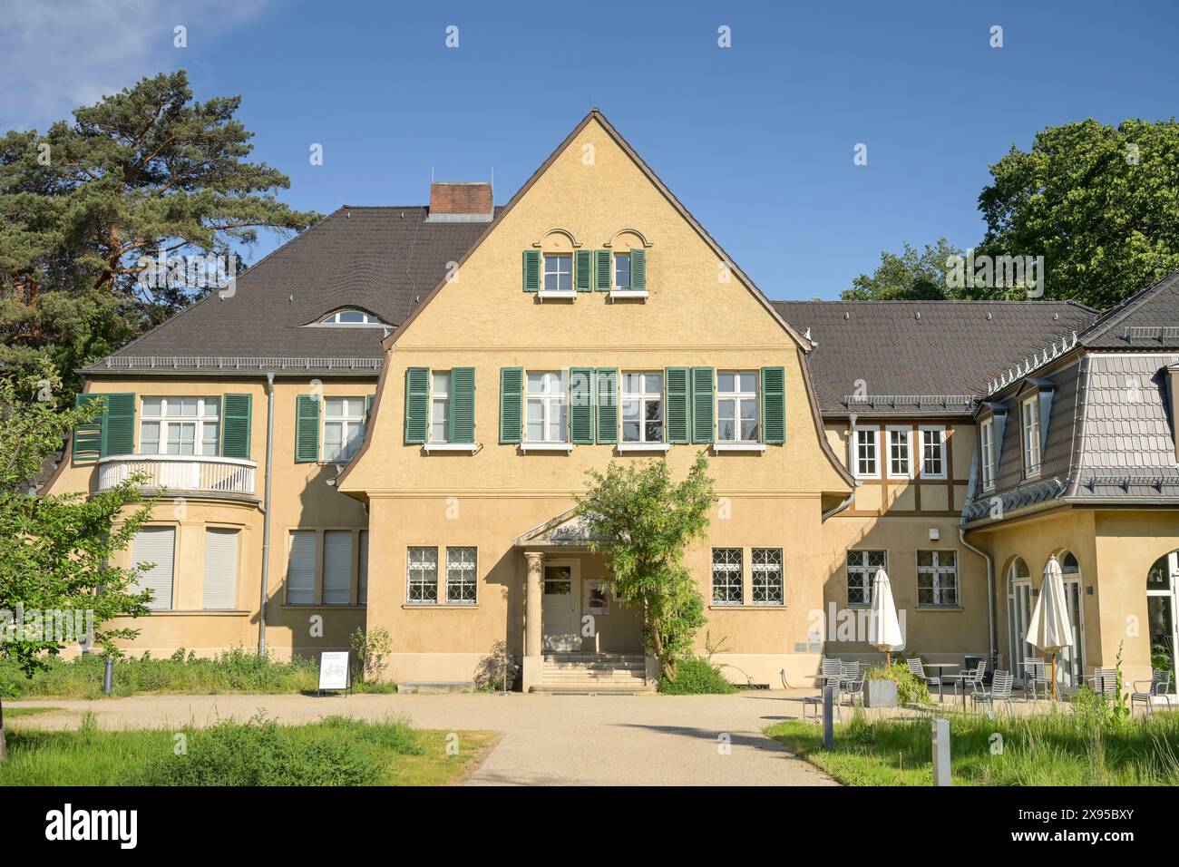 House at the Waldsee, Argentinische Allee, Zehlendorf, Steglitz-Zehlendorf, Berlin, Germany, Haus am Waldsee, Argentinische Allee, Zehlendorf, Steglit Stock Photo