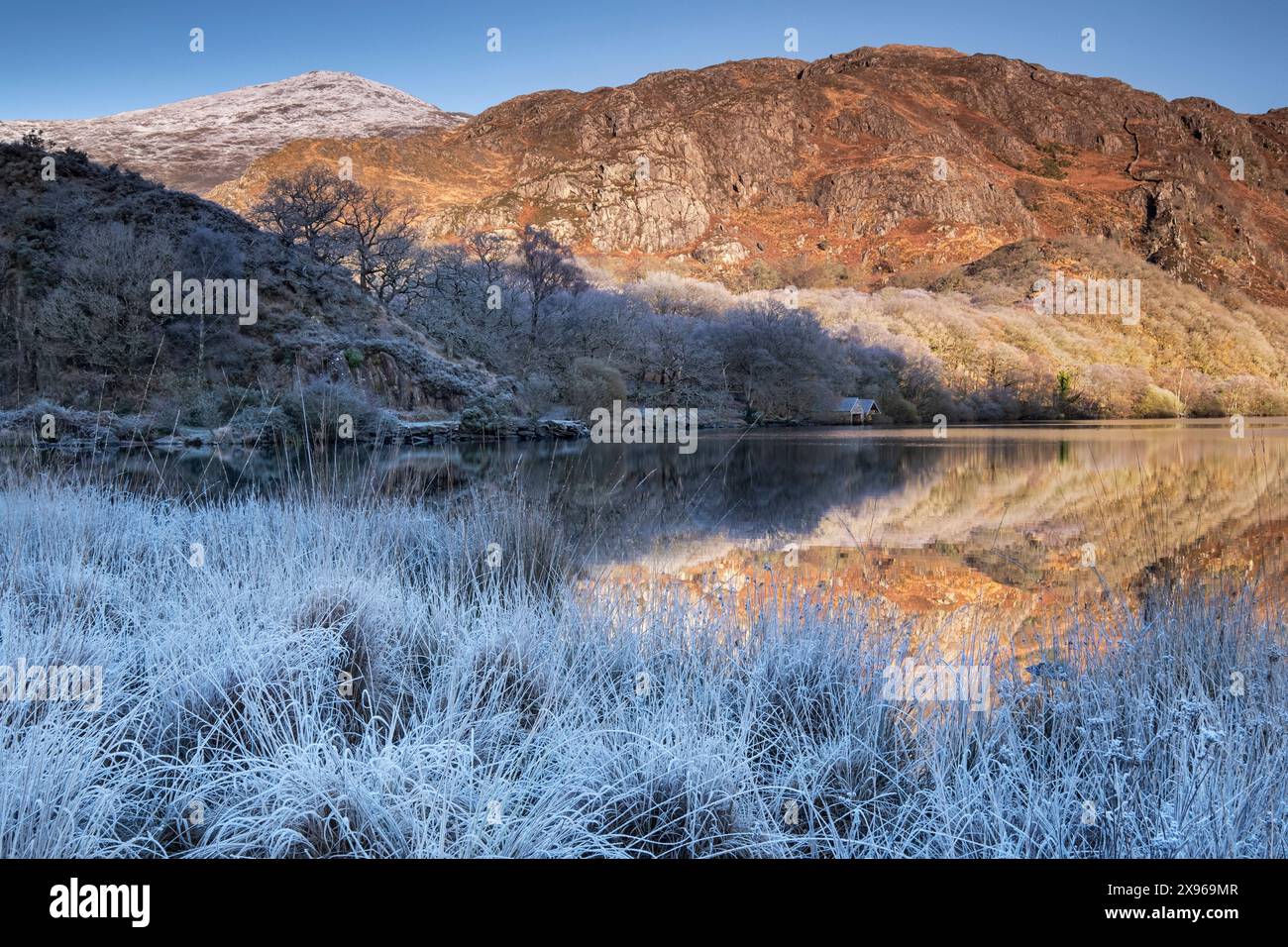 Freezing conditions at Llyn Dinas in winter, near Beddgelert, Snowdonia National Park (Eryri), North Wales, United Kingdom, Europe Stock Photo