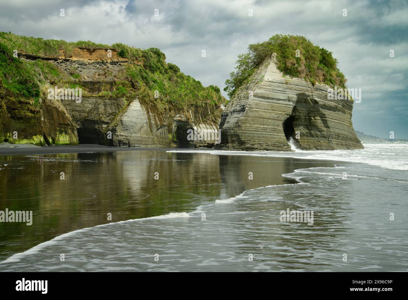 New Zealand; North Island; Tongapurutu, White Cliffs,The Three Sisters, Elephant rock Stock Photo