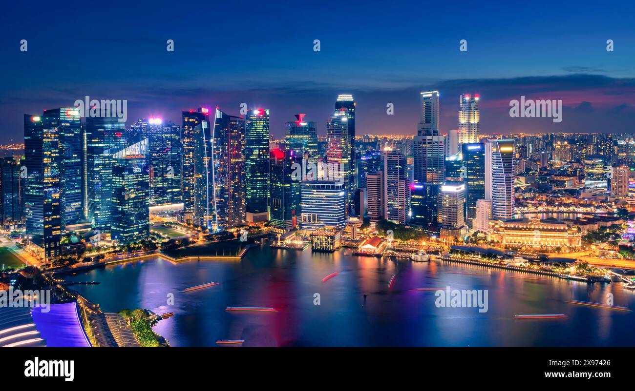 Singapore Skyline and view of skyscrapers on Marina Bay at sunset Stock ...