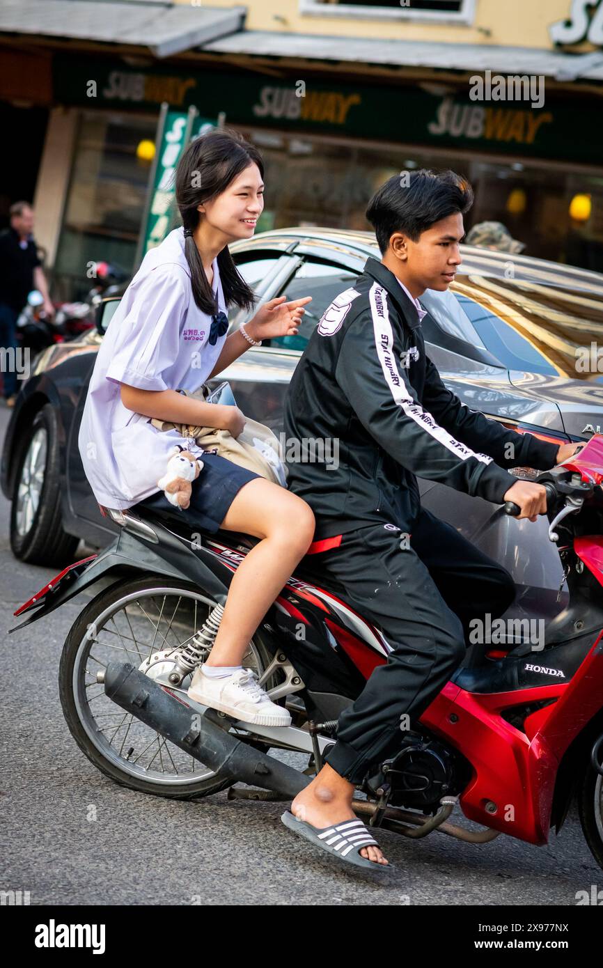 北タイから来た少女（A Girl from Northern Thailand） Thailand is crazy😂 Japanese people are so surprised