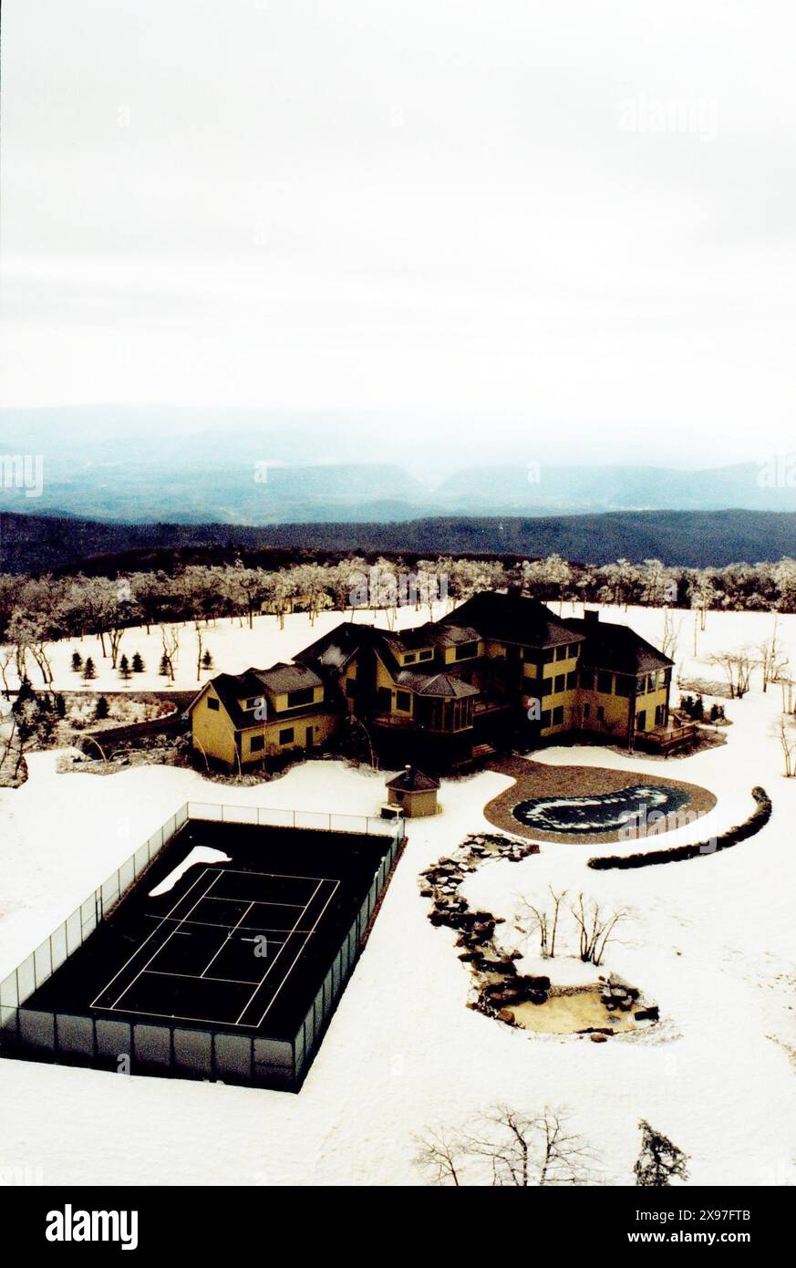 Pat Robs House June 21, 2005 - PAT ROBERTSON'S HOUSE IN BATH COUNTY , VARGINIA , HOT ...
