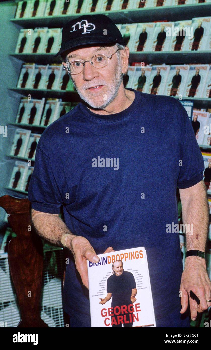 June 23, 2008 - K9026JKEL.GEORGE CARLIN SIGNING BOOK BRAIN DROPPINGS, 06-11-1997.GEORGE CARLIN. JAMES M KELLY- GEORGECARLINERETRO(Credit Image: © James M. Kelly/ZUMA Wire) EDITORIAL USAGE ONLY! Not for Commercial USAGE! Stock Photo