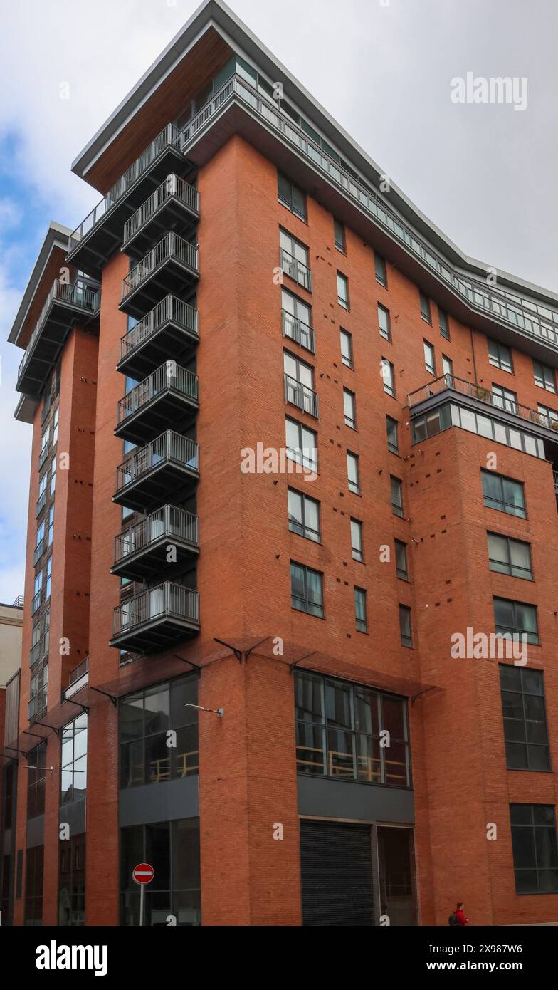 Apartments structural defects belfast hi-res stock photography and ...