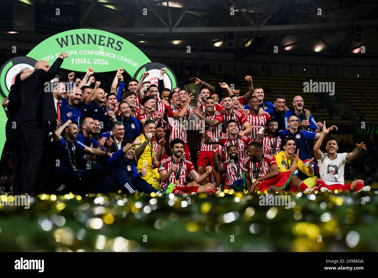 Olympiacos derrotó a la Fiorentina y se coronó campeón de la Conference League - PrensaFútbol