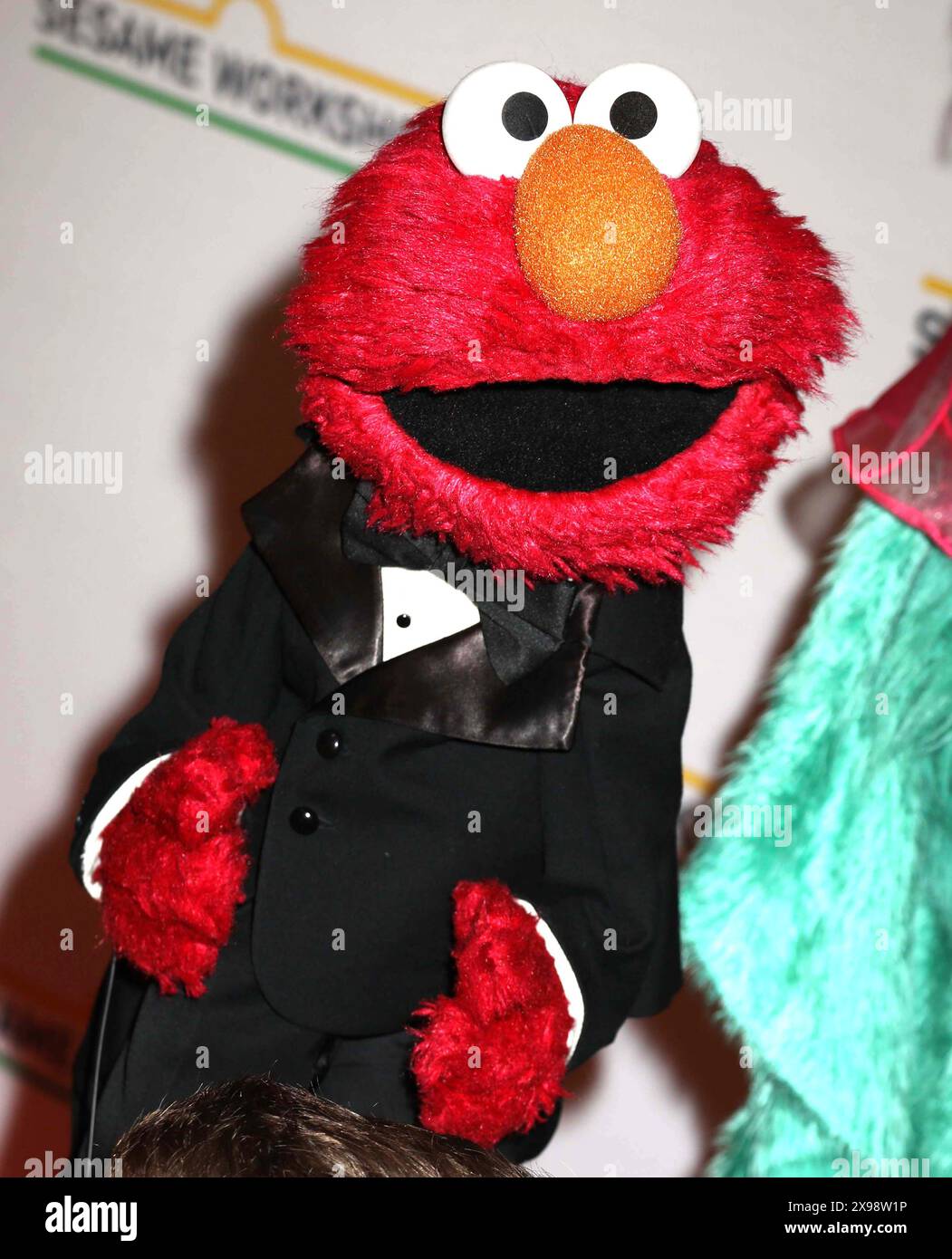 Elmo muppet hi-res stock photography and images - Alamy